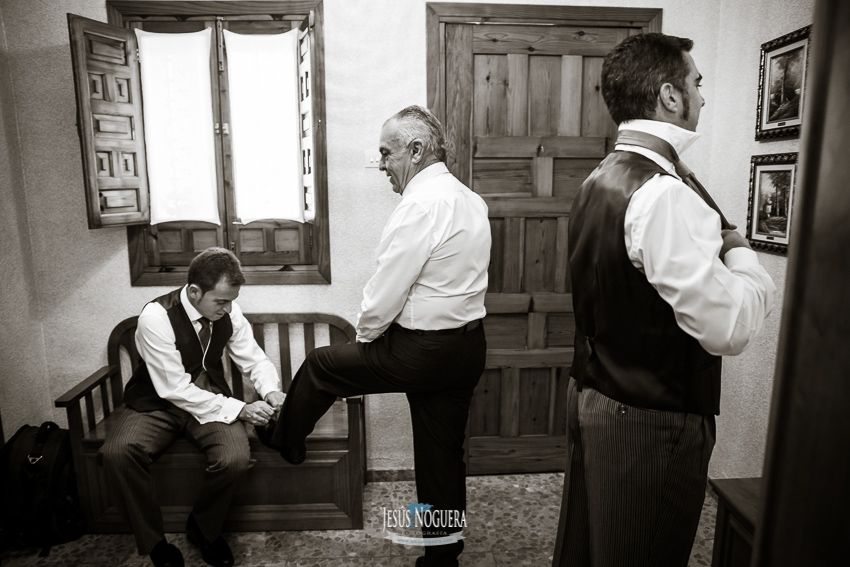Fotógrafo de bodas en Málaga, Humilladero, Preparativos en la casa del Novio.